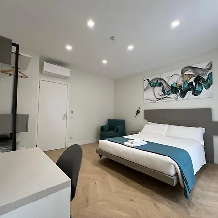 Vittoria's Luxury Rom