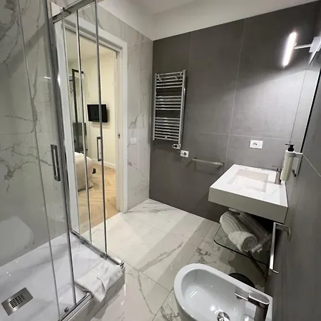 Vittoria's Luxury Rom